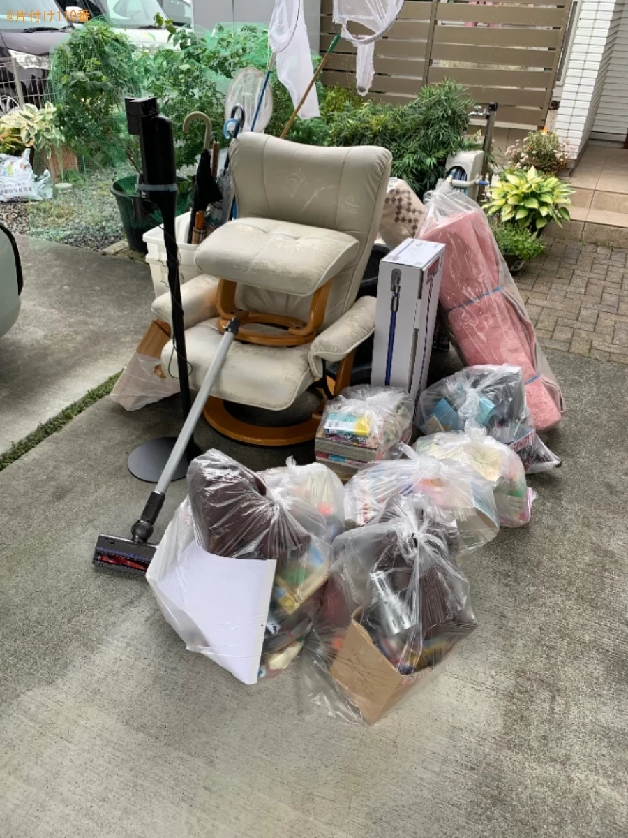 ソファー、椅子、傘、掃除機スタンド、アウトドアベンチ等の回収